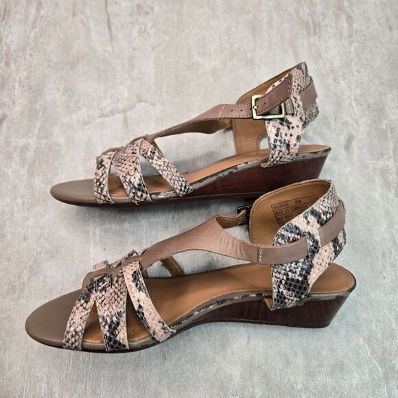 Clarks Low Wedge Sandals Size 8.5 Brown Leather Animal Print Minimalist T Strap - Picture 6 of 12